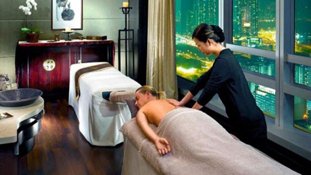 Wohltat nach der Langstrecke: Cathay Pacific bietet für 30'000 Meilen eine 2-stündige Spa-Anwendung in einem Hotel in Hongkong an.