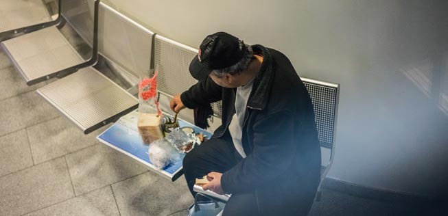 Obdachloser am Flughafen Frankfurt: Ziel ist es, ein neues Heim zu finden.