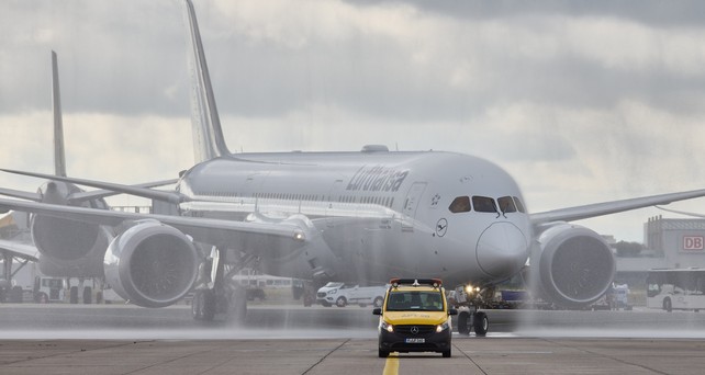 lufthans boeing 787 9 d abpf