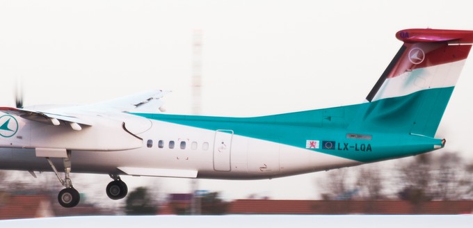 Flieger von Luxair. Die Nationalgesellschaft von Luxair hat zwar keine Kooperation mit einem anderen Land der EU. Doch auch sie lässt ihre Landesflagge nicht alleine stehen