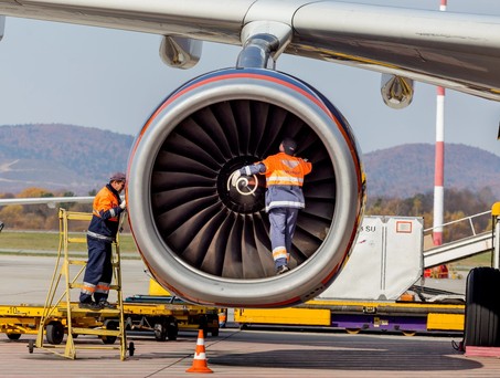 Techniker von Aeroflot: Das Wartungsunternehmen Aeroflot Technics ist Opfer eines massiven Cyberangriffs geworden. 