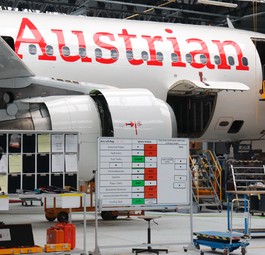 Austrian-Airlines-Jet bei der Wartung (hier in Bratislava): 13 Flieger gehen nach Prag.