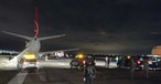 Die Boeing 737 von Turkish Airlines: Flug TK467 landete im Gras.