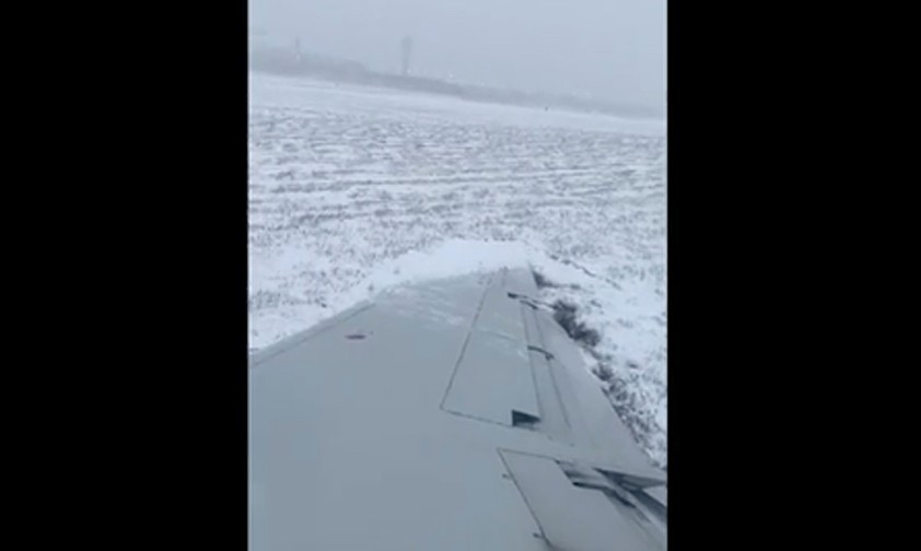 American-Jet rutscht nach Landung in den Schnee