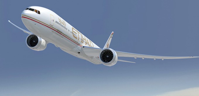 25 Boeing 777X bestellte Etihad Airways in einer nicht genannten Aufteilung in 777-8 und 777-9. Im Jahr 2018 gab es Berichte, die Fluggesellschaft wolle ihre Order stornieren. Doch bis heute steht sie in Boeings Büchern. Im April 2021 sagte Etihad-Chef Tony Douglas, es sei zu früh zu sagen, ob die 777X noch in die künftigen Flottenpläne passe.