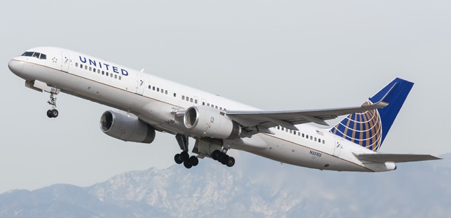 United Airlines setzt die Boeing 757 besonders oft zwischen der Ost- und Westküste der USA ein. Zwei Exemplare werden nun neu eingekleidet.