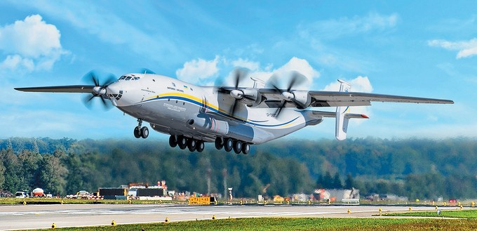 So sah die An-22 unbeschädigt aus, wenn sie abhob.