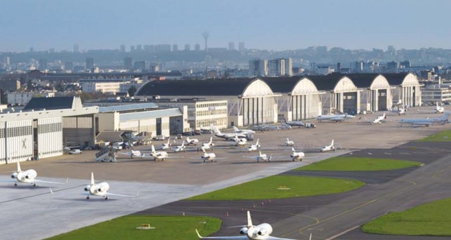 Hangar am Flughafen Le Bourget: Die Parkpositionen werden knapp.