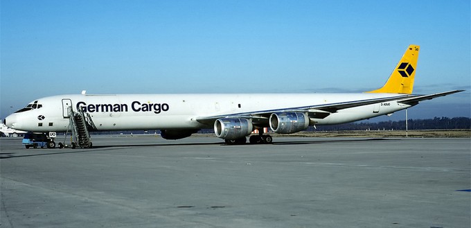 Von 1984 bis 1997 flog das Flugzeug für German Cargo, der Vorläuferin von Lufthansa Cargo.