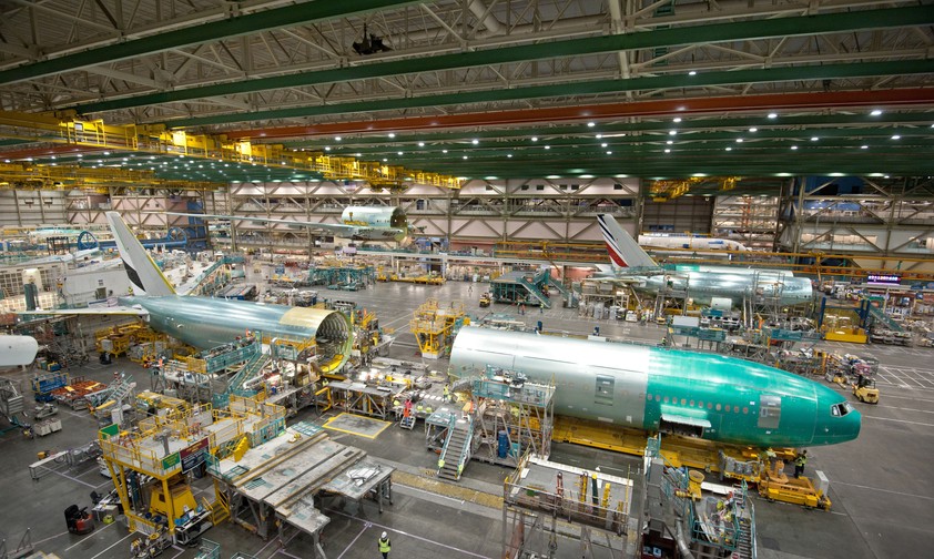 Die Leasinggesellschaft Novus Aviation Capital aus Dubai kauft per Absichtserklärung vier Boeing 777-300 ER. (19. Juli)