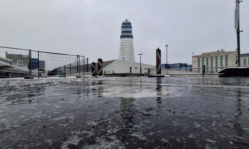 Flughafen Wien: Aktuell steht alles wegen Glatteis still.