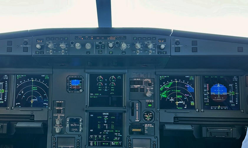 Flugzeugcockpit: Noch reicht eine Person nicht aus.