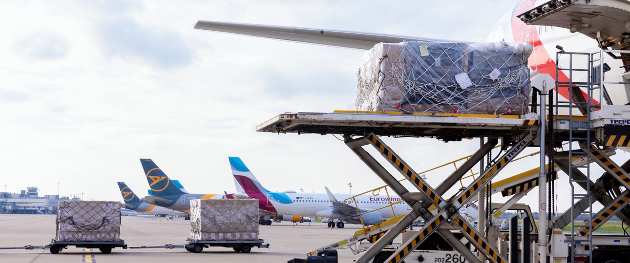 Frachtverladung am Flughafen Düsseldorf: Geschäft soll wachsen.