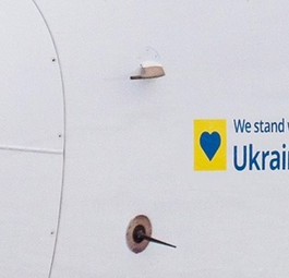 Westjet-Flieger mit ukrainischen Farben.