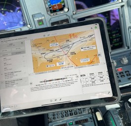 Das Ziel auf dem Tablet: Im Airbus A319 ...