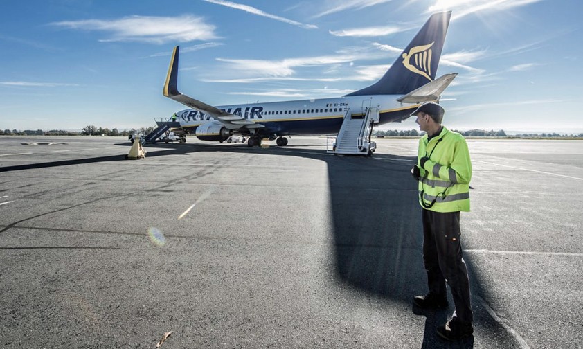 Boeing 737 von Ryanair: Die Billigairline fliegt neu nach Albanien.