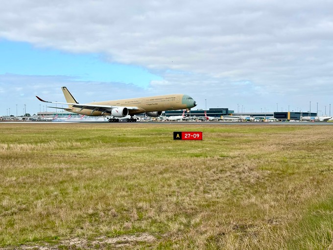 Um 10:43 Uhr Ortszeit berührte der Airbus A350-1000 ULR zum ersten mal australischen Boden.