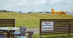 Der Flugplatz Idar-Oberstein: Hobbypiloten können per Funk Essen bestellen.