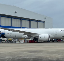Dreamliner mit der Kennung D-ABPF bei Boeing in South Carolina: Für Lufthansa.