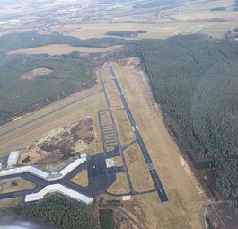 Der Flugplatz Schönhagen bei Berlin: Wegen des Staatsbesuchs des israelischen  Ministerpräsidenten muss der Luftverkehr für zwei Tage ruhen.