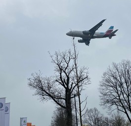 Eurowings-Jet bei der Landung in Düsseldorf: Bald mit Unterstützung von Helvetic?