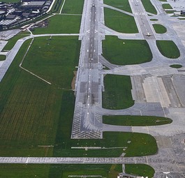 Piste in Gatwick: Eine zweite soll her.