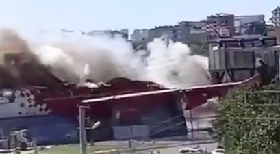 Airbus A340 in Flammen: Gut sieht es nicht aus.