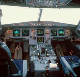 Seit dem 11. September ist das Cockpit für alle außer der Crew Tabu.