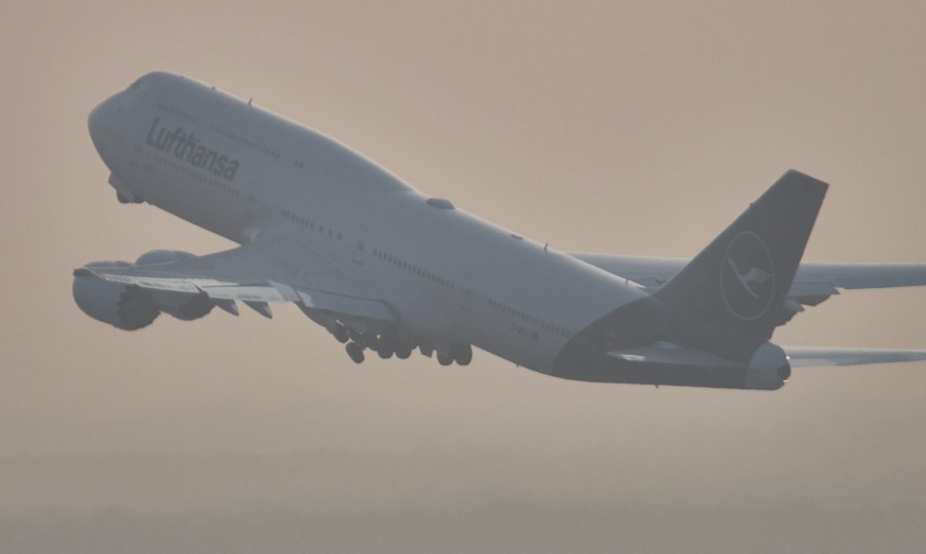 Boeing 747 von Lufthansa: Vertreibt sich die Zeit in Johannesburg mit Kerosin-Beschaffung.