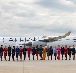 Flugbegleiter der 28 Mitglieder: Star Alliance feiert 20 Jahre.