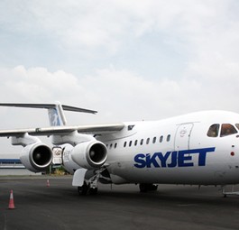 Mit dem Avro RJ85 fliegt Skyjet Flugplätze an, welche bisher kaum erschlossen waren.