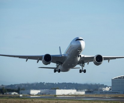 Airbus A350 beim Start: Der Langstreckenflieger soll ein Upgrade bekommen.