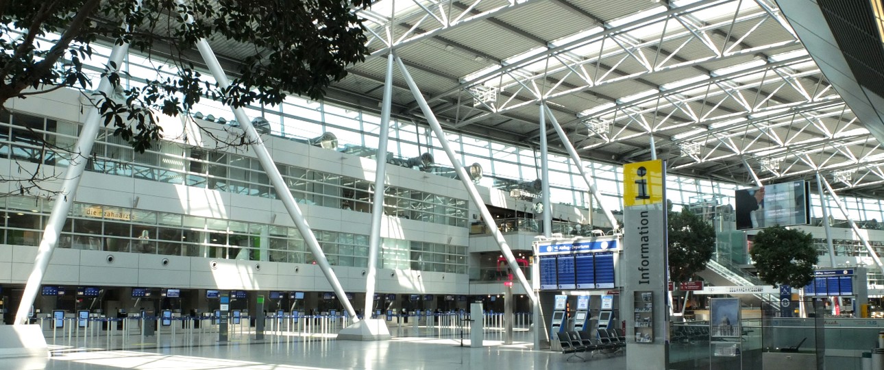 Flughafen Düsseldorf: Zurzeit ist noch nicht viel los. In den ...