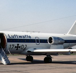 VFW 614: Die Bremer Firma VFW-Fokker baute in den 1970er-Jahren den Kurzstreckenjet VFW 614 mit 44 Plätzen. Neben drei Prototypen und 13 Maschinen für Fluglinien gingen auch drei Jets an die Flugbereitschaft des Bundesministeriums der Verteidigung. Doch staatliche Gelder flossen zunehmend ins Airbus-Programm, so dass die Serienproduktion mit dem Jahr 1977 endete.