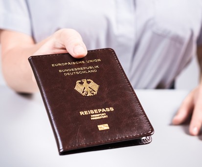 Reisepass: Neue Regeln für Flüge nach Deutschland.