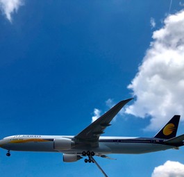 Modell einer Boeing 777 von Jet Airways: Richtig heben die Flieger nicht mehr so bald ab.