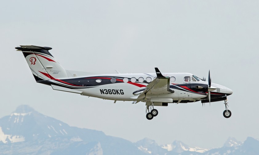 ... und eine Beechcraft Kingair 360.