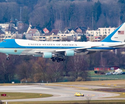VC-25 der US Air Force: Die Air Force One landet auf dem Flughafen Zürich.