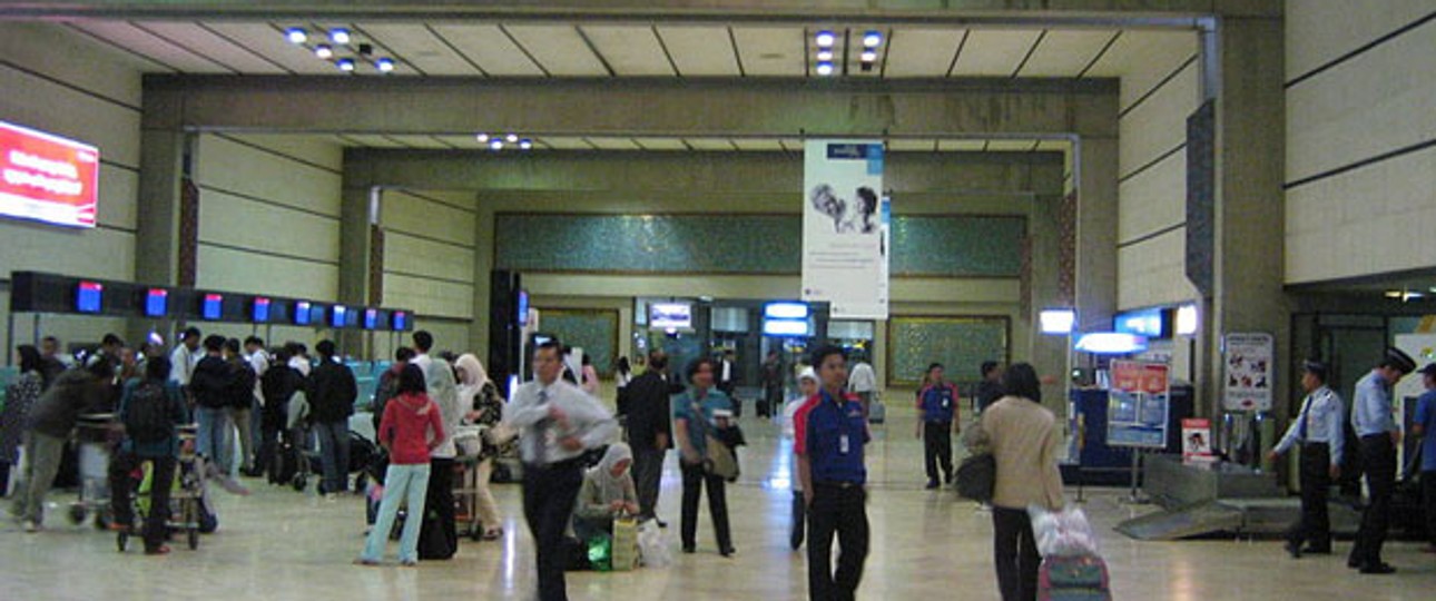 In zwanzig Jahren wird man in Indonesien etwa 270 Millionen Fluggäste pro Jahr zählen. Der größte Teil dürfte über Jakarta fliegen, mit derzeit etwa 60 Millionen Passagieren der größte Airport des Landes.