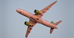 C-Series CS300 von Air Baltic im Flug: «Die Produkte von Embraer sind unseren unterlegen», sagt Programmchef Rob Dewar.