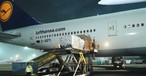 Lufthansas D-ABYI in Delhi: Die Boeing 747-8...