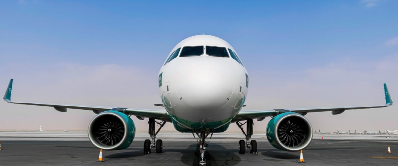 <strong>Donnerstag, 25. Juli:</strong> F<a href="https://www.aerotelegraph.com/flynas-will-75-airbus-a320-neo-und-15-a330-neo">lynas unterzeichnet eine Absichtserklärung für 75 Flugzeuge der Airbus-A320-Neo-Familie und 15 Airbus A330 Neo.</a>