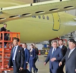 Kim Jong Un in der Fabrik in Komsomolsk am Amur: Interesse an neuen Flugzeuge.