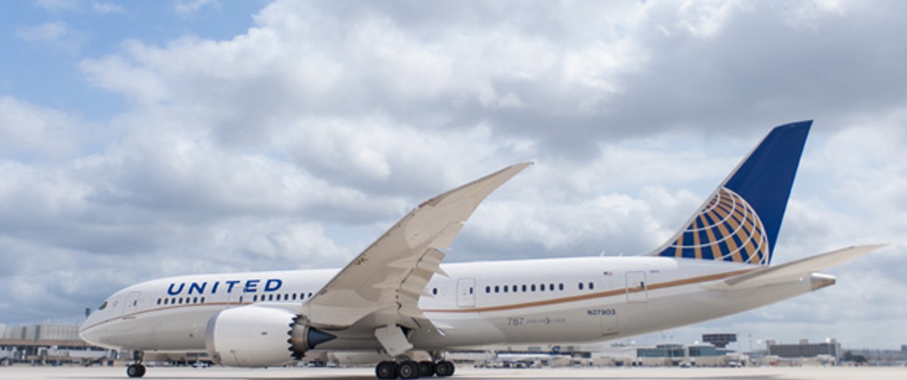 Continental Airlines vermeidet die Nummer 13 vollkommen: Es gibt kein Gate 13 an ihren Drehkreuzen, in Flugzeugen fehlt die 13. Reihe, Flugnummern enthalten keine 13.