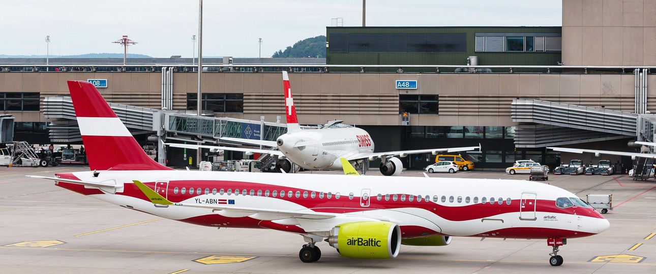 Flieger von Air Baltic und Swiss in Zürich: Die Schweizer Gewerkschaften weheren sich.