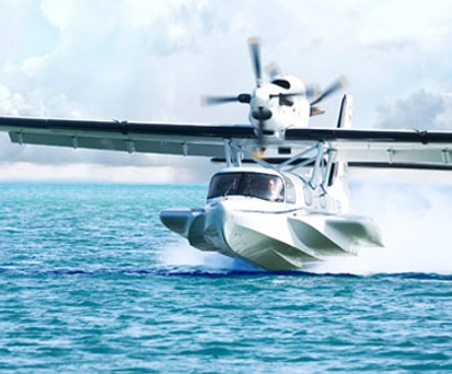 Nicht jeder ungewöhnliche Anblick in der Luftfahrt geht Richtung Vergangenheit. Die Dornier Seastar wird von einem deutsch-chinesischen Gemeinschaftsunternehmen gebaut. Ende März 2020 absolvierte das Amphibienflugzeug seinen Erstflug. Angetrieben wird es von zwei Turboproptriebwerken, von denen eines nach vorne, eines nach hinten gerichtet ist.