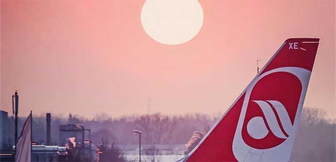 Flieger von Air Berlin: Gehört ein Teil der Flotte bald Lufthansa?