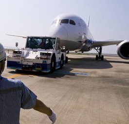 B787 von Boeing: Triebwerke sollen durchleuchtet werden.