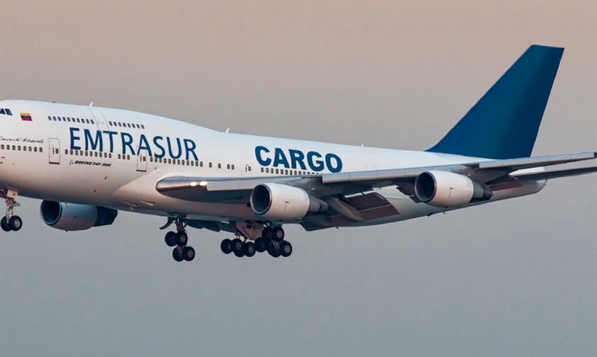 Die neue Airline fliegt mit einem alten Flugzeug.