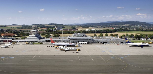 Flughafen Linz: Gestörte Idylle.